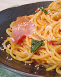 Pomodoro Spaghetti with Cured Ham & Rucora