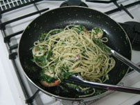 Shrimp and Spinach Spaghetti with Genovese Sauce